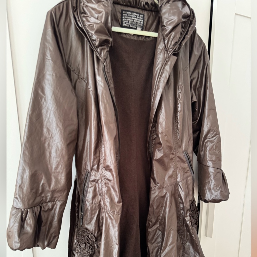 ENTRATA Coat - Picture 3 of 11
